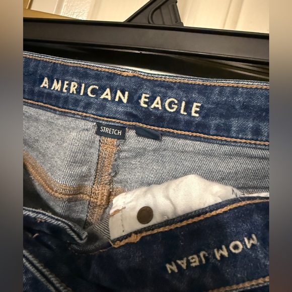 American Eagle Outfitters Mom Jeans - Picture 3 of 4